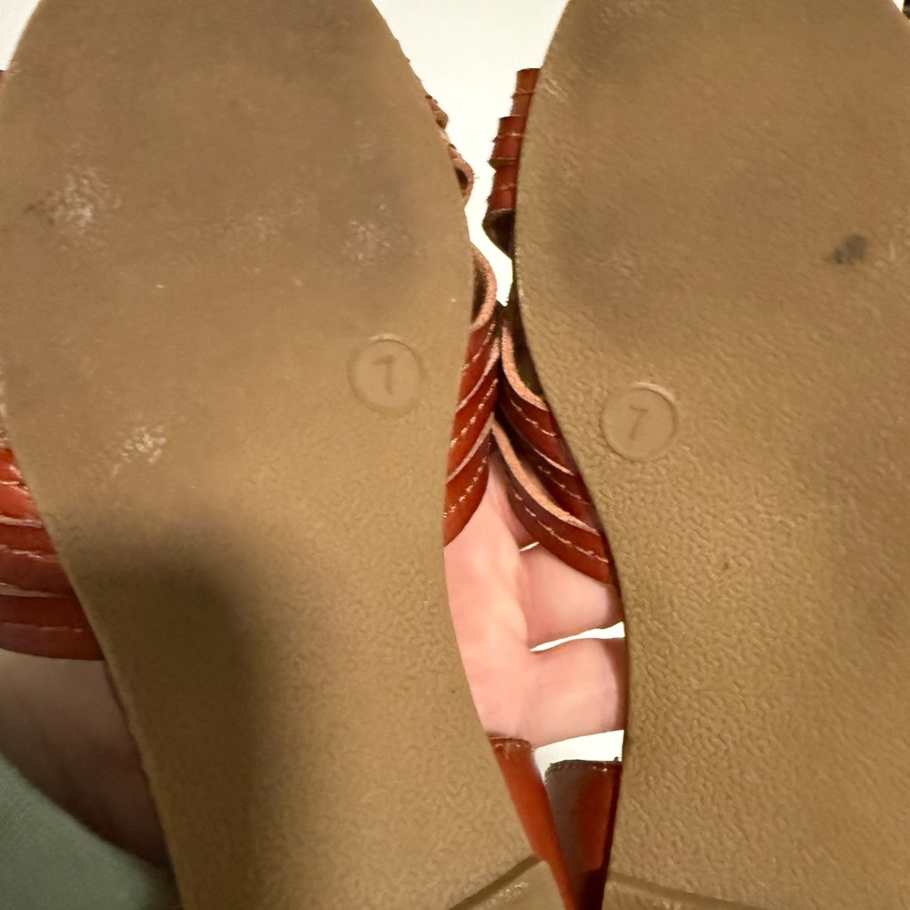 Universal Thread Woven Faux Leather Flat Sandals - Brown Size 7 - Picture 6 of 6